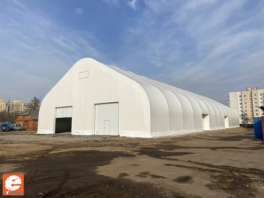 теплый тентовый склад