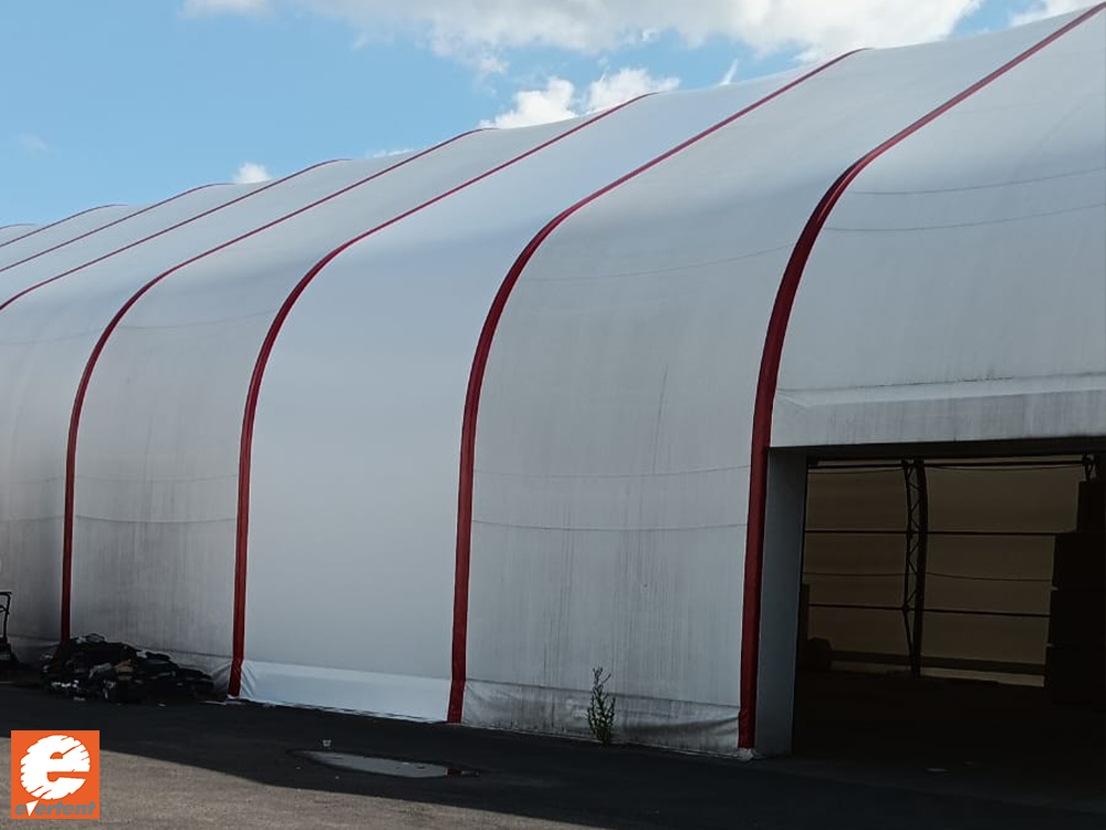Ремонт тентового покрытия ангара в Москве