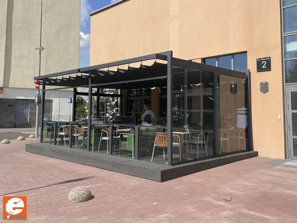 Раздвижная пергола для летнего кафе ресторана «Терра Пицца» производства компании "Эвертент"