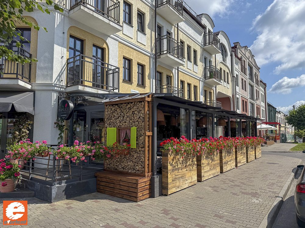 Летняя веранда для ресторана «Базелико» - реализованный проект компании "Эвертент" в Москве